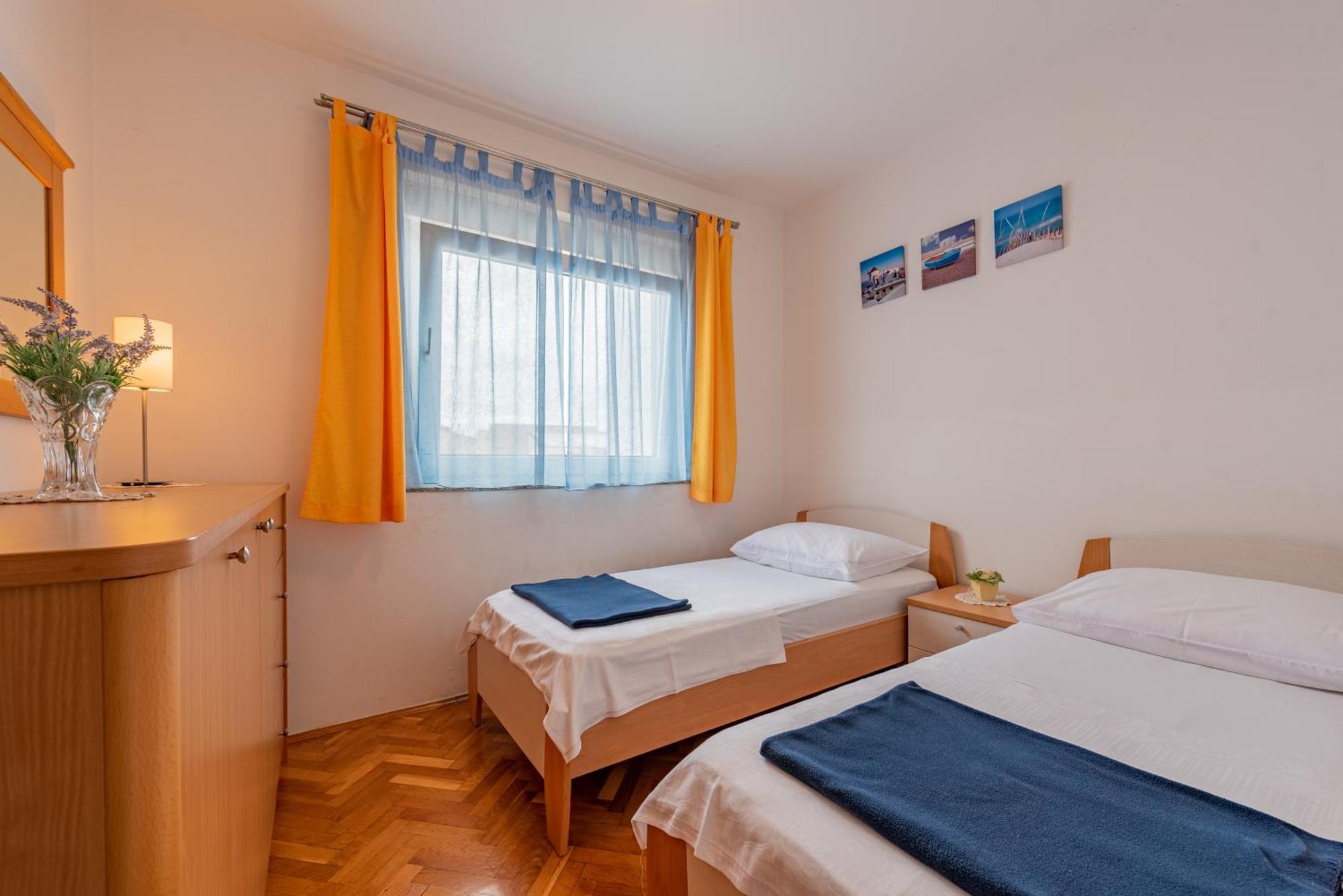 Haus Toni Ražanac Exterior foto